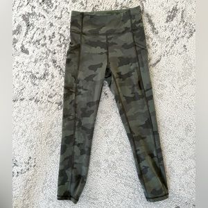 Invigorate High-Rise Tight 25" LULU LEMON - size 2